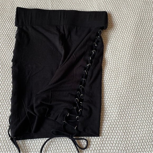 M BOUTIQUE - Cut Out Lace Up Black Mini Skirt - Picture 4 of 7